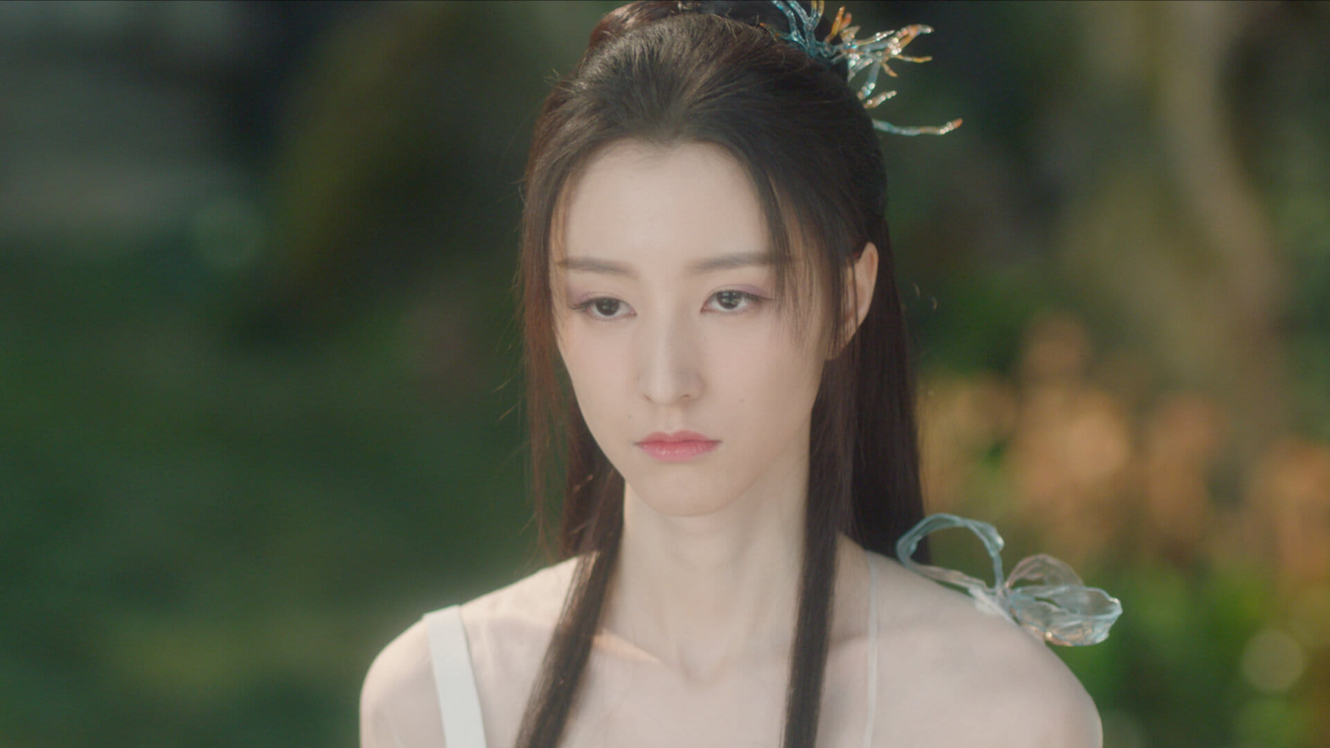 Love Between Fairy and Devil (2022) Episodio 6 thumbnail