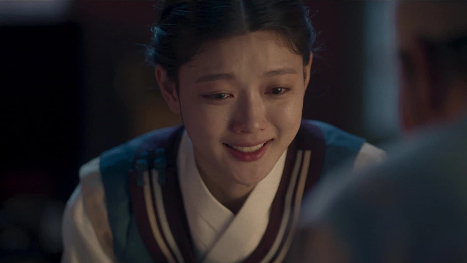 Lovers of the Red Sky (2021) Episodio 16 thumbnail