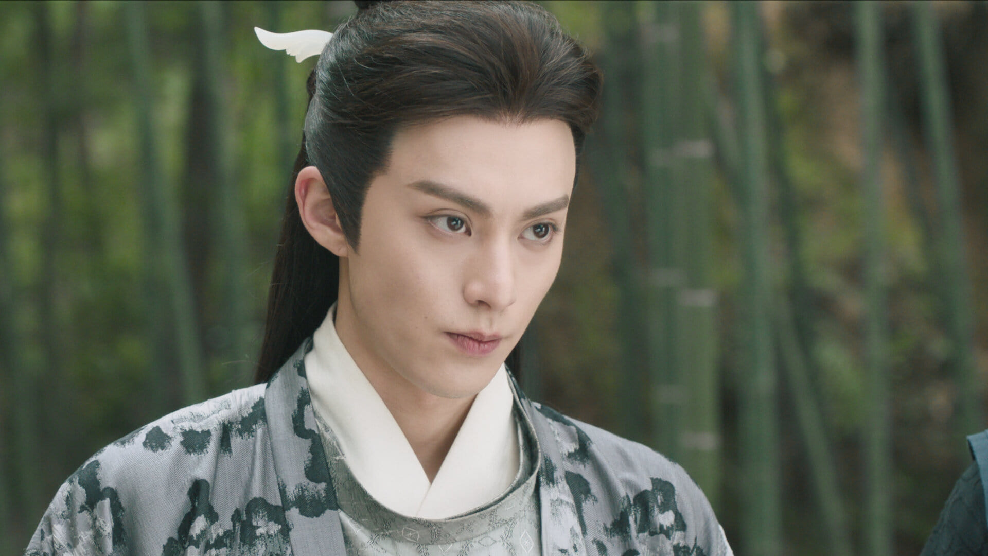 Love Between Fairy and Devil (2022) Episodio 23 thumbnail