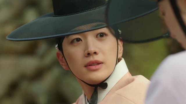 The Secret Romantic Guesthouse (2023) Episodio 11 thumbnail