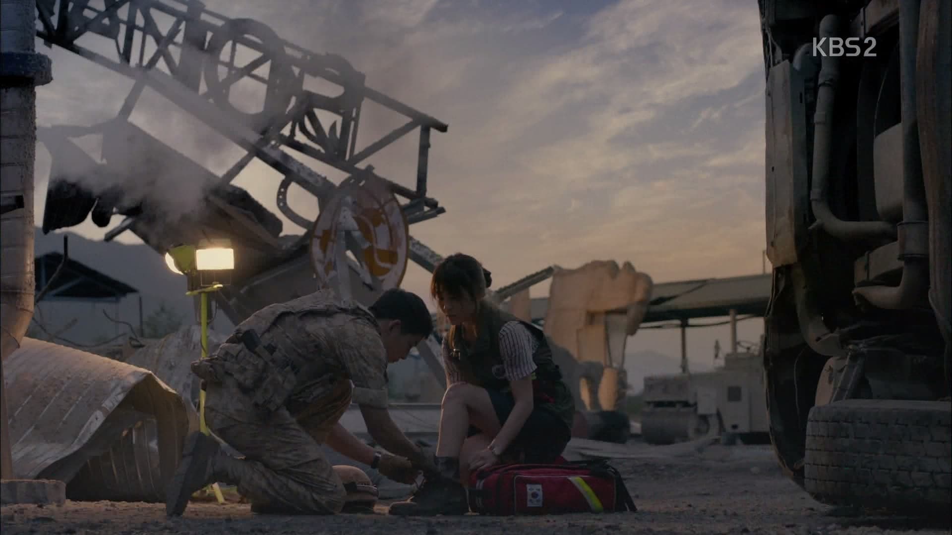 Descendants of the Sun (2016) Episodio 6 thumbnail