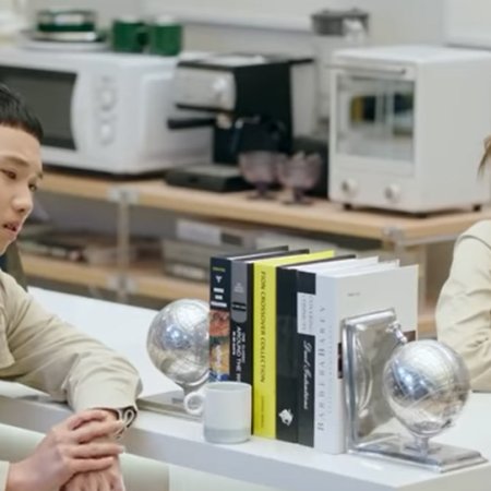 A Robot in the Orange Orchard (2022) Episodio 21 thumbnail