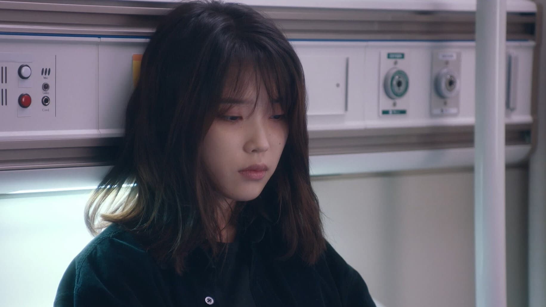 My Mister (2018) Episodio 15 thumbnail