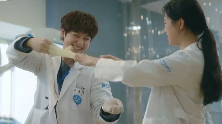 Ghost Doctor (2022) Episodio 9 thumbnail