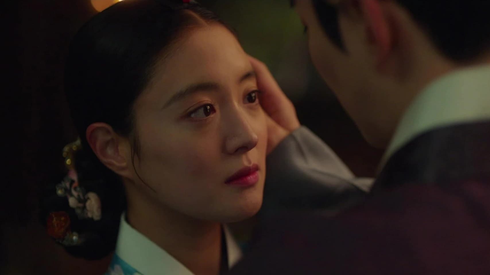 The Red Sleeve (2021) Episodio 16 thumbnail