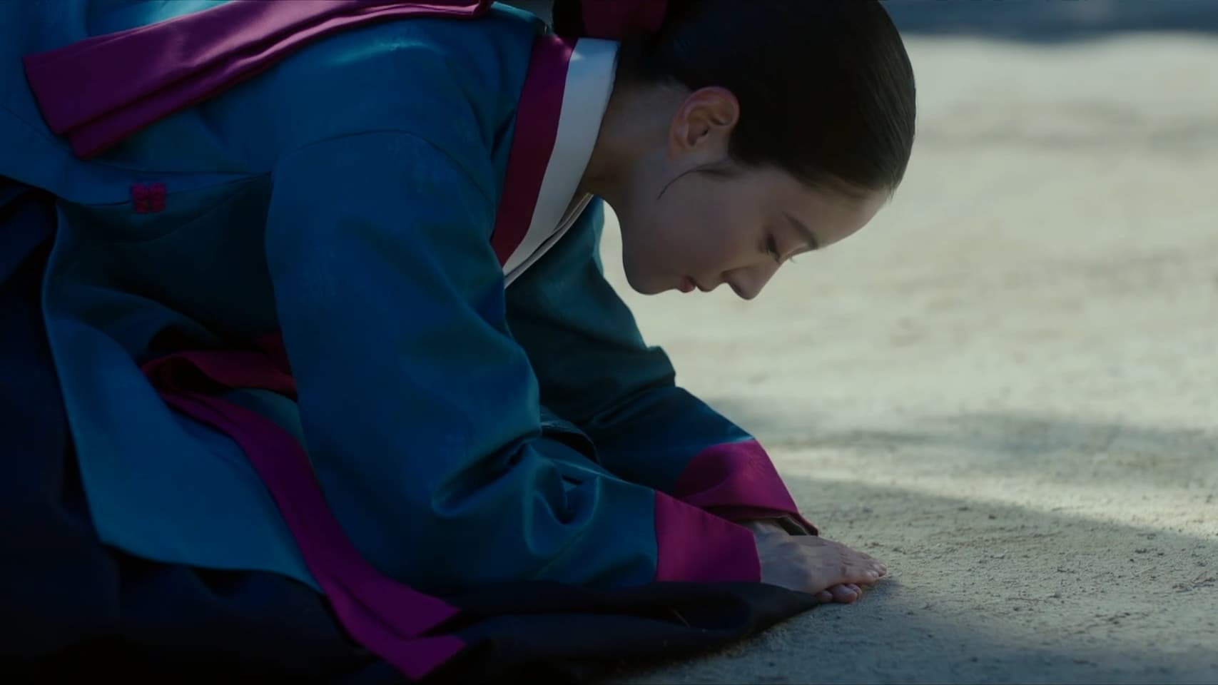 The Red Sleeve (2021) Episodio 15 thumbnail