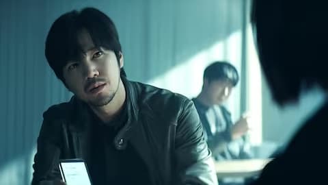 Decoy (2023) Episodio 3 thumbnail