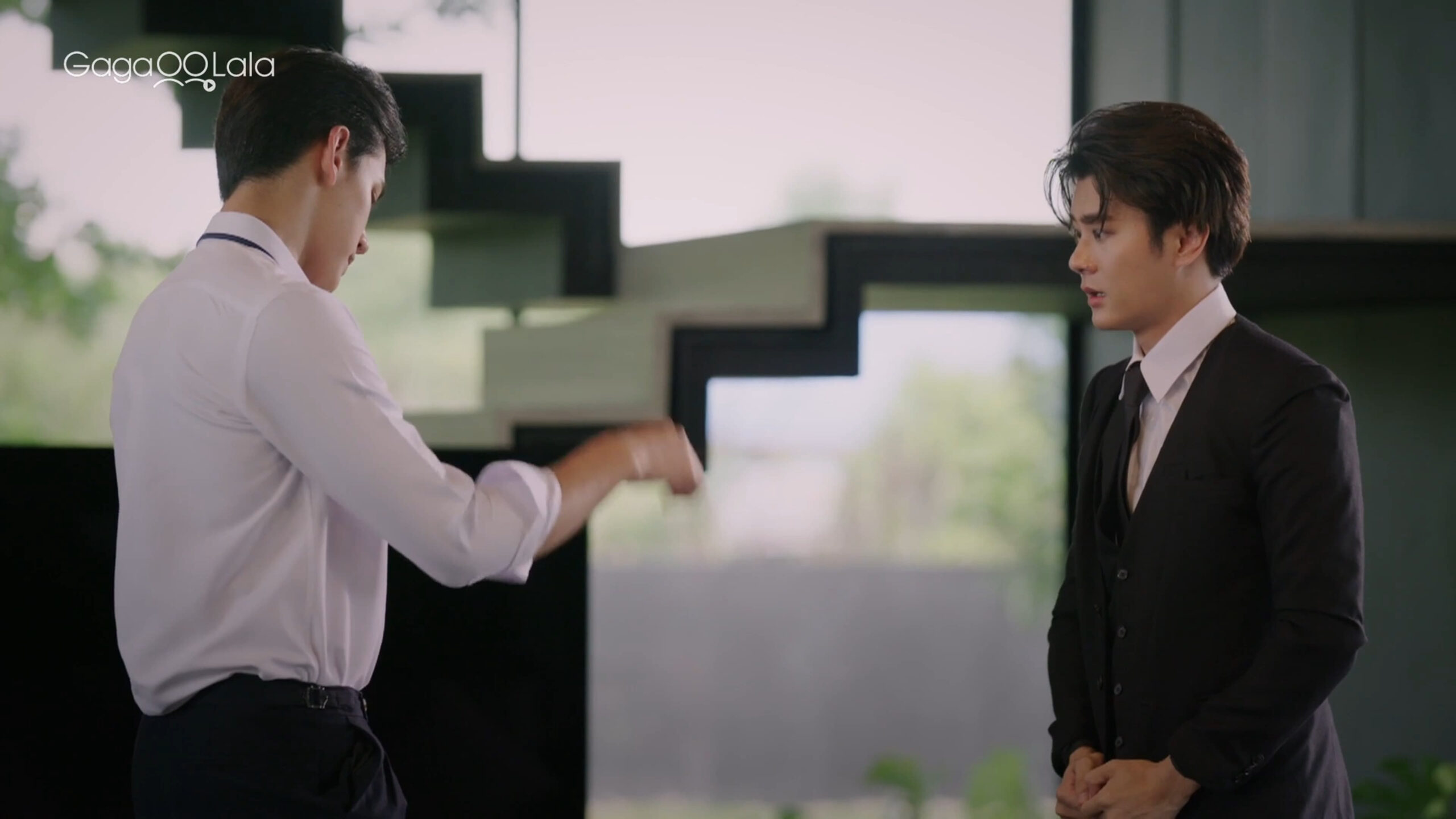 The Tuxedo (2022) Episodio 1 thumbnail
