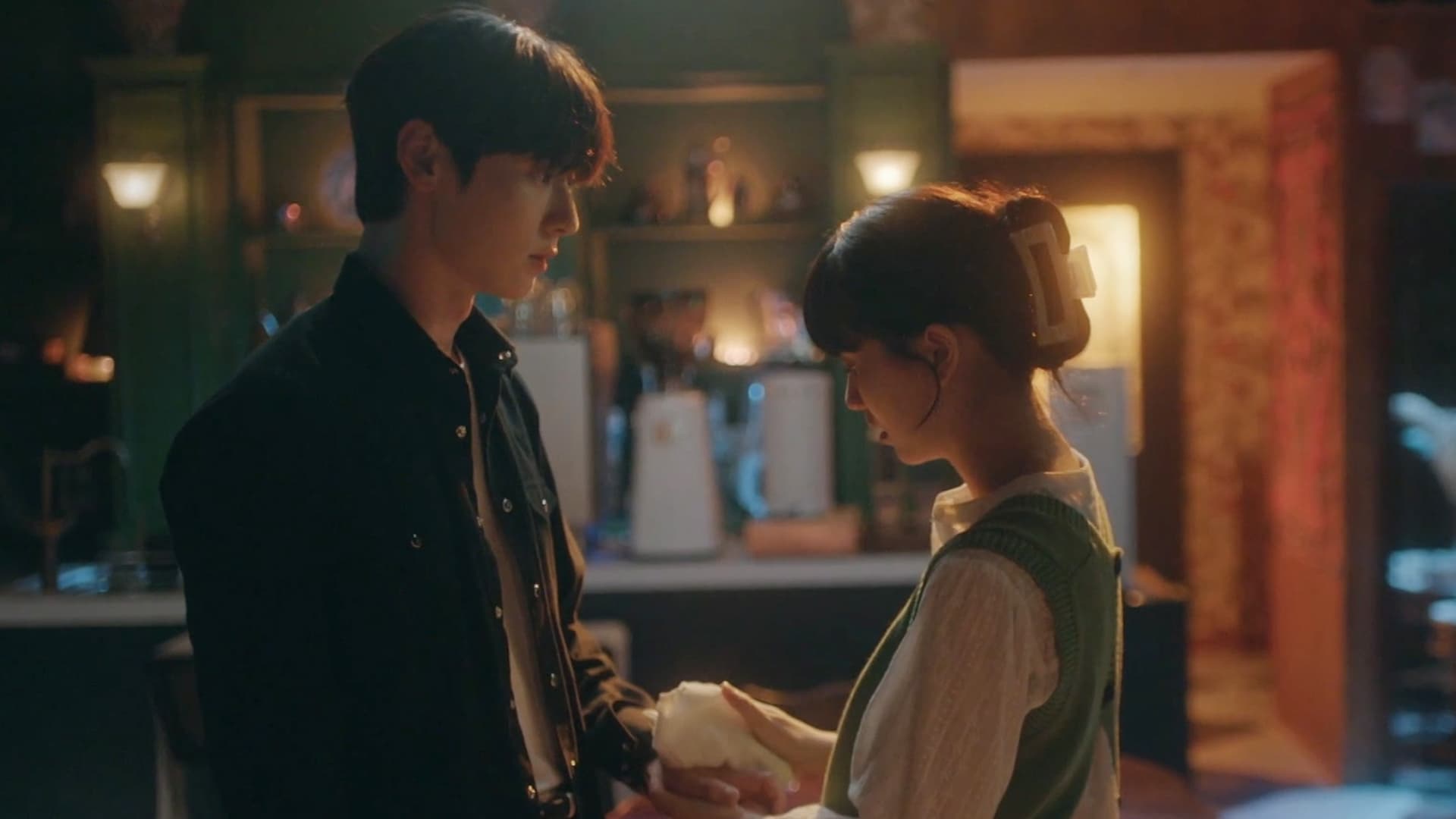 My Lovely Liar (2023) Episodio 8 thumbnail