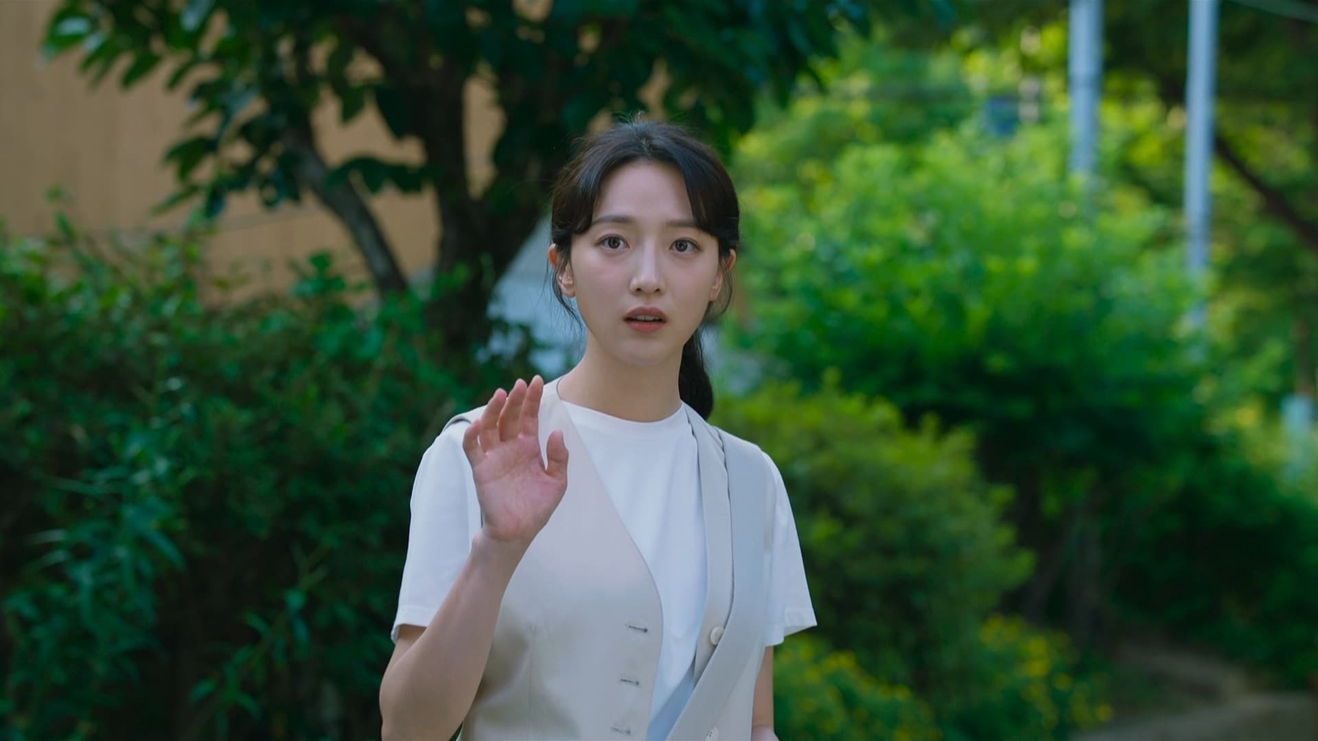 Moon in the Day (2023) Episodio 9 thumbnail