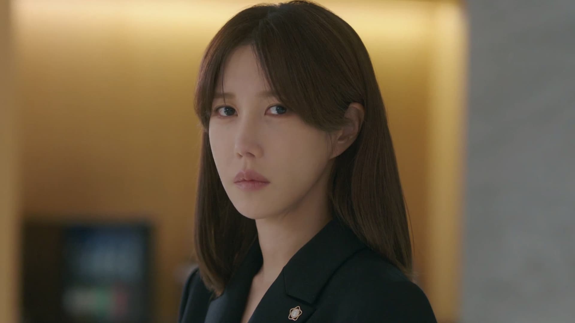 Queen of Divorce (2024) Episodio 1 thumbnail