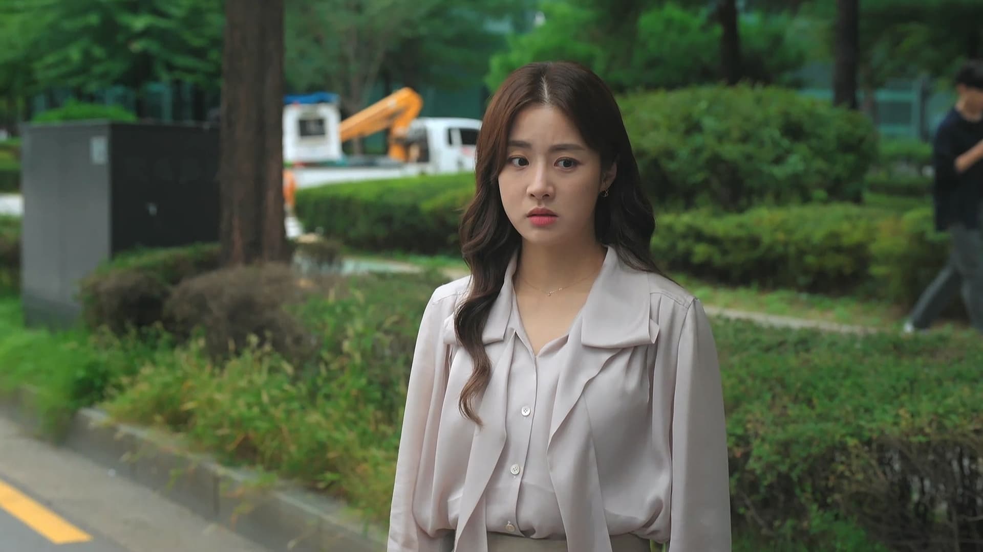 Strangers Again (2023) Episodio 7 thumbnail