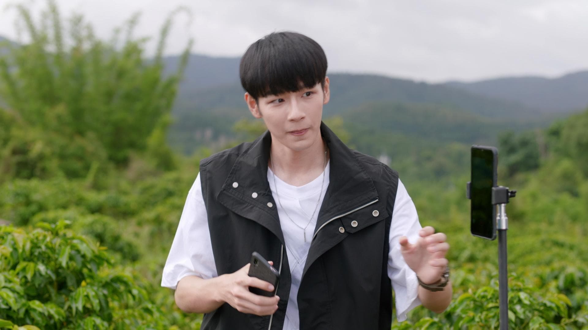 Dear Mr Hermitage (2023) Episodio 9 thumbnail