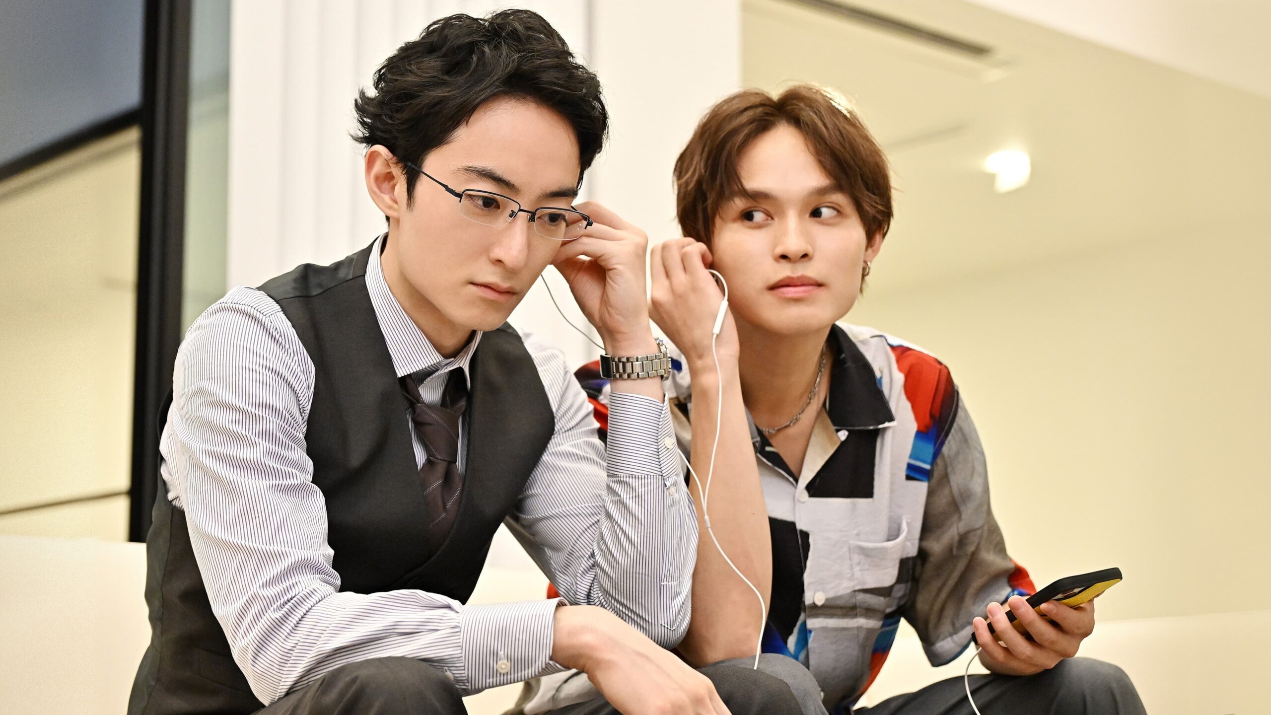 Doku Koi: Doku mo Sugireba Koi to Naru (2024) Episodio 1 thumbnail